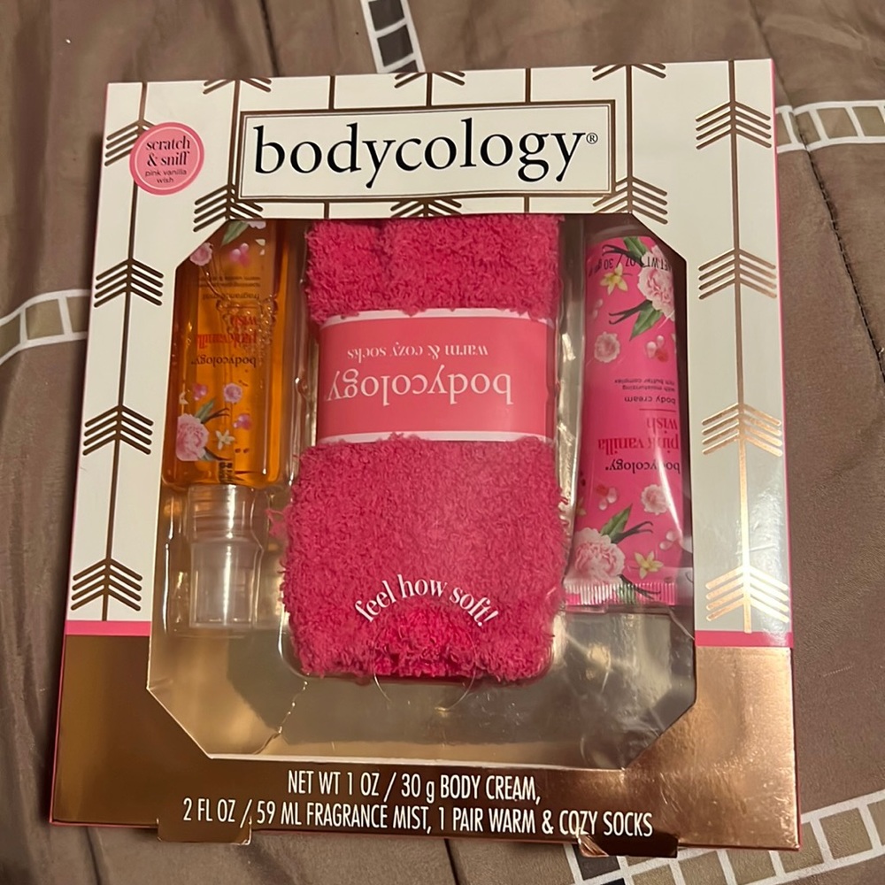 bodycology socks perfume and hand lotion